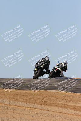 media/Feb-06-2025-Racers Edge (Thu) [[c17ed6f7b1]]/2-B Group/Session 4 End (Turn 10 Backside)/